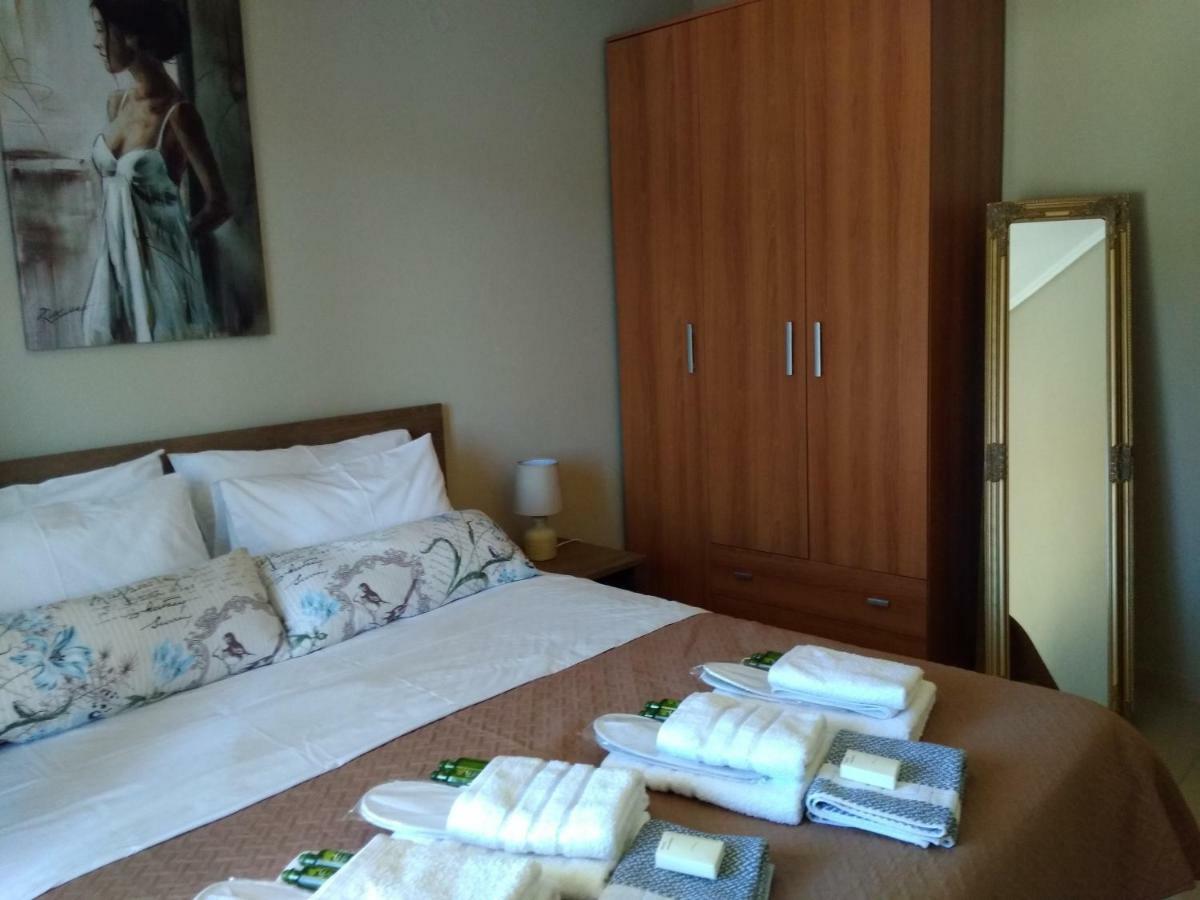 Iris Deluxe Suites 1 Kavála ภายนอก รูปภาพ